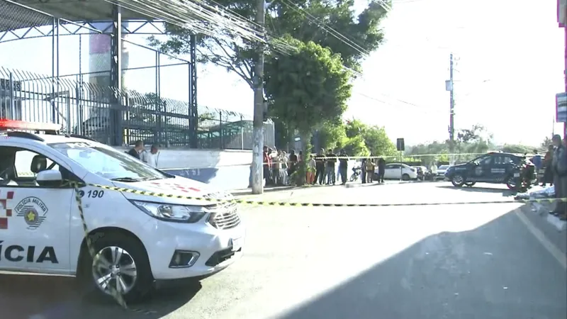 Homem é executado na frente de uma escola em Carapicuíba, na Grande São Paulo