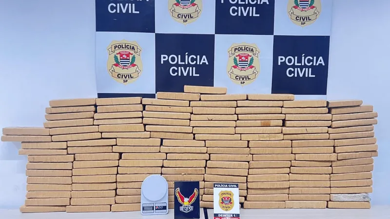 Polícia Civil apreende mais de 90kg de drogas em casa de São José dos Campos