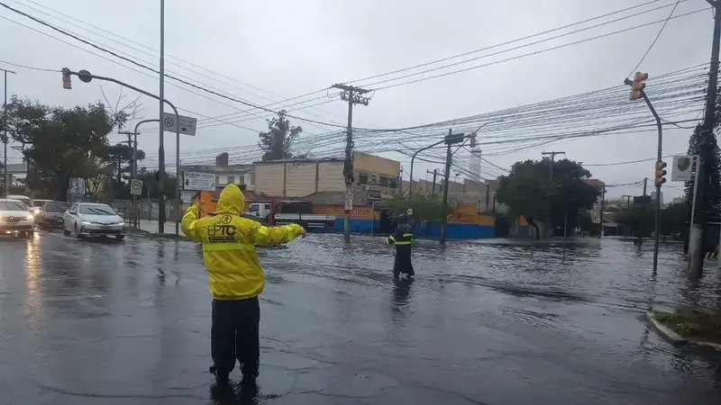 Chuva aumenta e nível do Guaíba volta a subir no RS