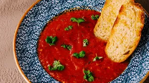 Inverno: 12 receitas para provar que sopa é uma excelente opção para o jantar