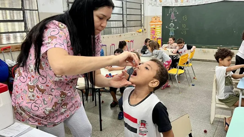 Equipes vacinam 1.743 crianças contra a Poliomielite em Presidente Prudente