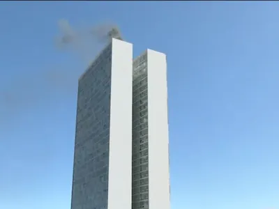 Fumaça no Congresso durante simulação de incêndio assusta moradores em Brasília