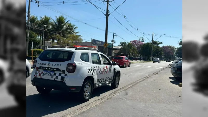 Motociclista de 20 anos fica ferido depois de acidente, em Tremembé