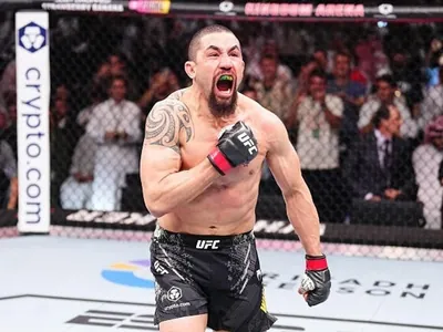 UFC Arábia Saudita: Whittaker atropela e nocauteia Aliskerov; veja os resultados