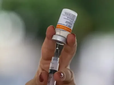 São Paulo não recebe novas vacinas contra a dengue e atrasa aplicação da 2ª dose
