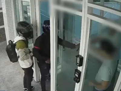 Bandidos roubam vítimas em porta de condomínio na Zona Leste de SP