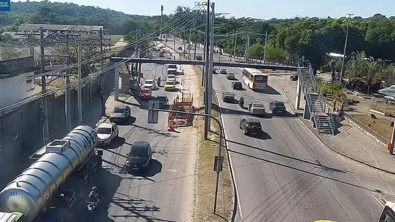 Faixa da Estrada do Galeão é interditada até o fim de setembto