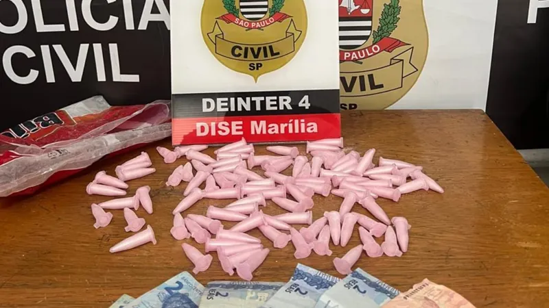 Polícia Civil prende dupla por tráfico de drogas em Marília