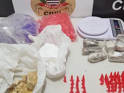 Homem é preso com porções de crack, maconha e cocaína em Lupércio