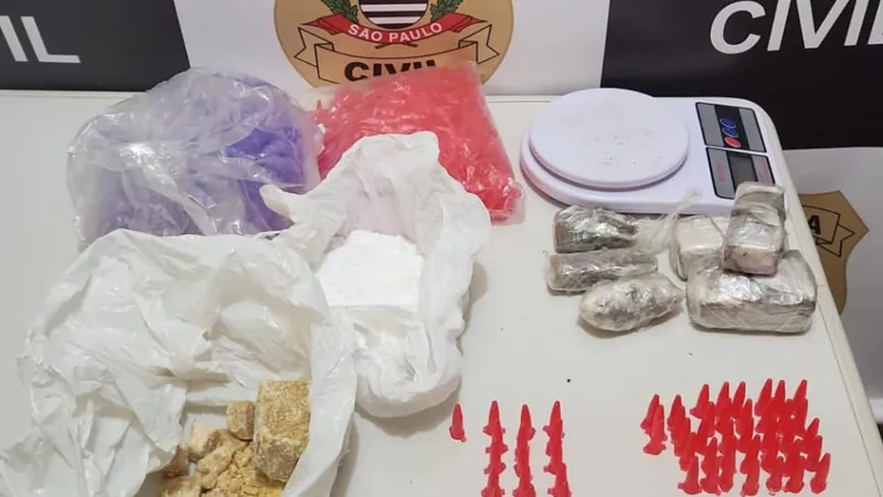 Homem é preso com porções de crack, maconha e cocaína em Lupércio