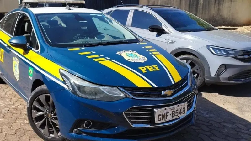 Carro é apreendido pela PRF com mercadorias sem documentação