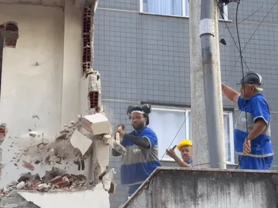 Secretaria de Ordem Pública demole prédio irregular no Recreio dos Bandeirantes