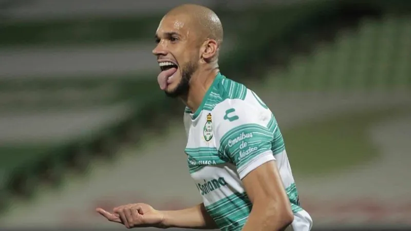 Vasco tem interesse na contratação do zagueiro Doria, ex-Botafogo e São Paulo