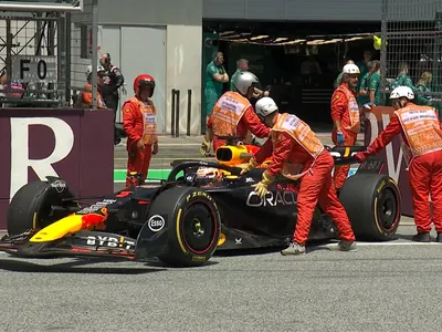 Verstappen leva susto com pane no carro, mas lidera treino livre na Áustria