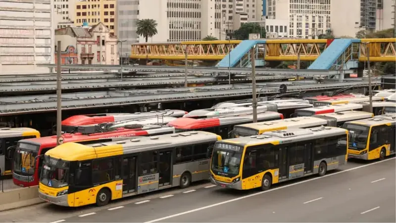 Audiência de conciliação pode suspender greve de motoristas de ônibus em SP