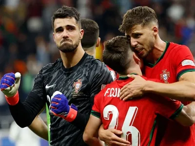 Goleiro "salva" CR7 e brilha em classificação de Portugal contra a Eslovênia
