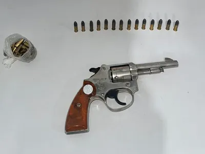 Polícia prende homem por posse ilegal de arma de fogo em Jaú