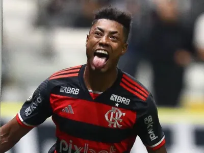 Flamengo derrota Atlético-MG em BH e segue na liderança isolada do Brasileirão