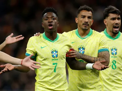 Vinicius Jr desfalca Brasil contra o Uruguai por suspensão; jogadores lamentam