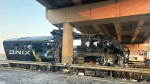 Acidente grave com ônibus de turismo deixa 10 mortos em rodovia de Itapetininga