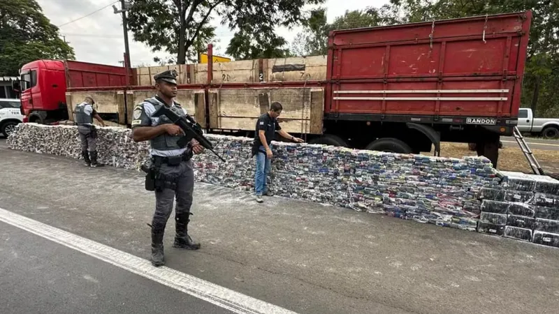 Carreta é apreendida com 3 toneladas de maconha em Taciba