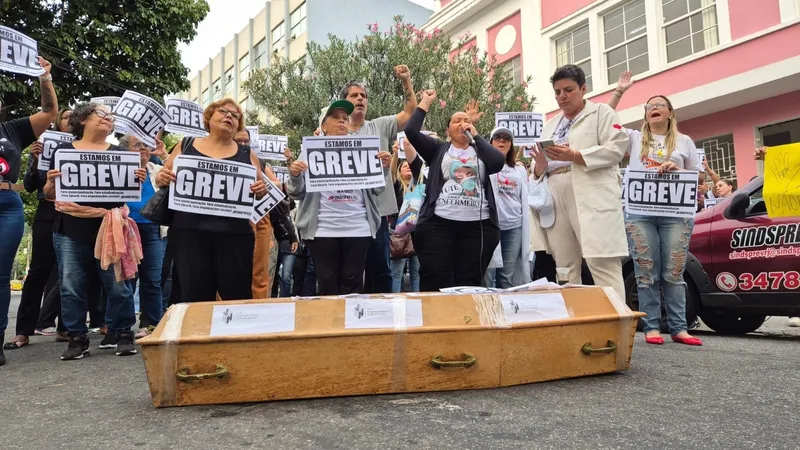 Servidores realizam protesto contra municipalização do Hospital do Andaraí