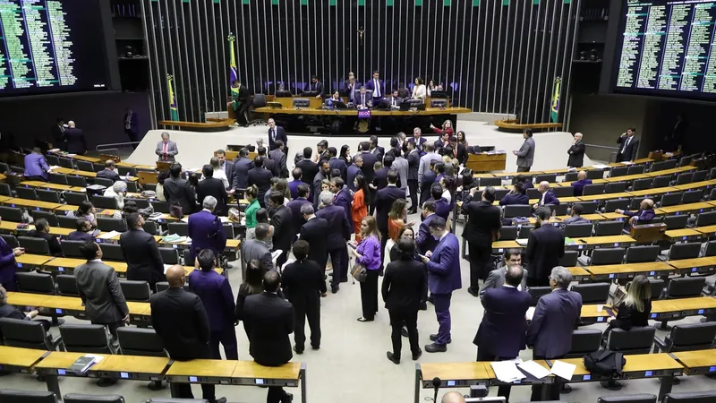 Câmara dos Deputados aprova fim gradual da desoneração da folha de pagamento