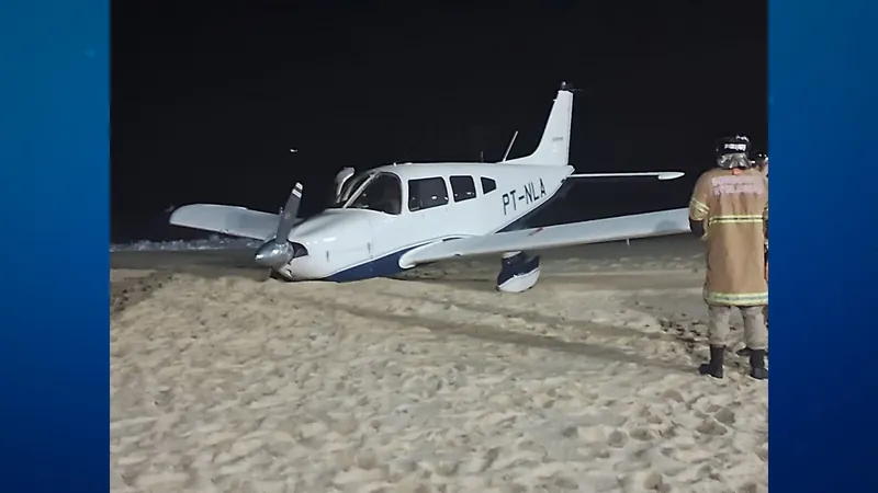 Avião com presidente da OAB-ES faz pouso de emergência em praia de Maricá, no RJ