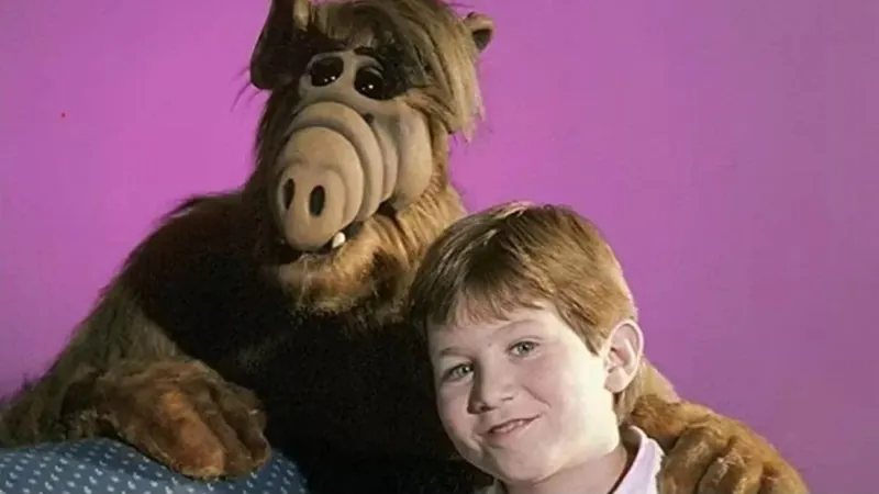 Saiba quem foi Benji Gregory, ator mirim de "Alf" que morreu aos 46 anos