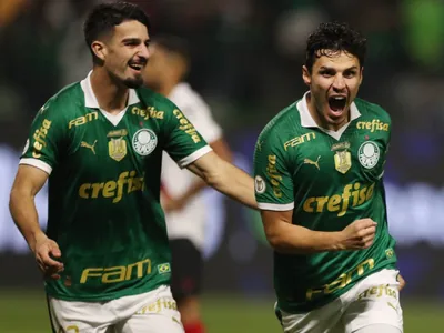 Palmeiras resolve o jogo em dois minutos e vence o Atlético-GO