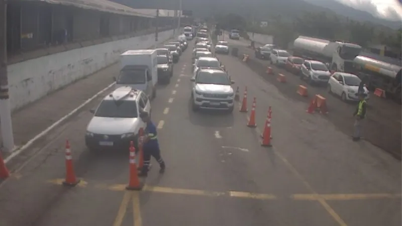 Travessia São Sebastião/Ilhabela conta com trânsito e restrição para caminhões