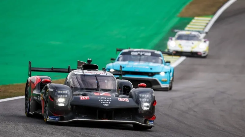 Kamui Kobayashi lidera dobradinha da Toyota nas 6 Horas de São Paulo