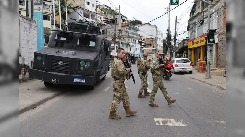 Megaoperação policial ocupa 10 favelas em 6 bairros da Zona Oeste do Rio