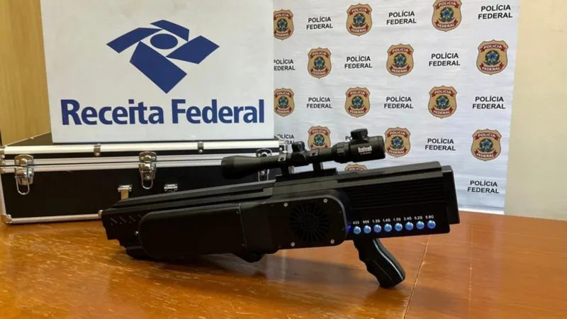 Homem é preso no RJ por importar fuzil anti-drones pelos Correios