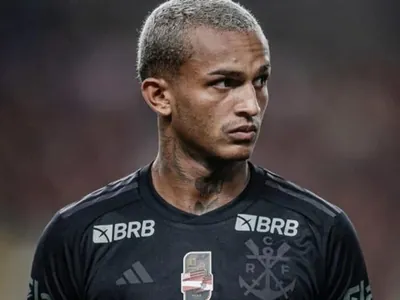 Flamengo confirma renovação de contrado do lateral-direito Wesley