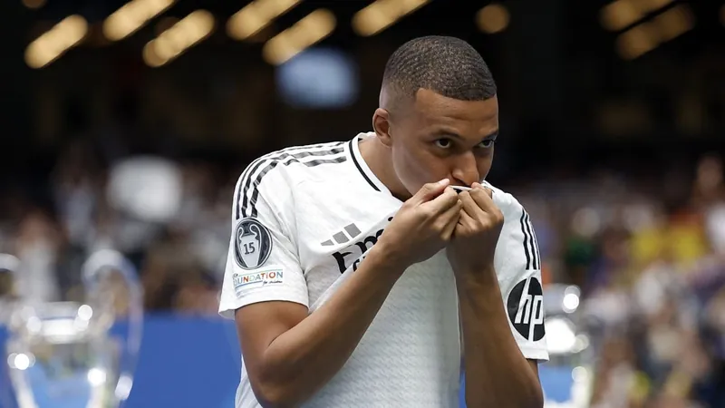 Real Madrid diagnostica lesão muscular, e Mbappé deve ficar afastado por três semanas