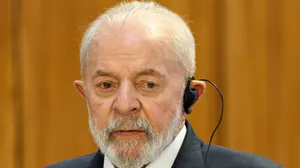 Lula sofre acidente doméstico e cancela viagem à Rússia 'por orientação médica'