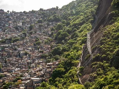 Rocinha vai aumentar em 163% a reciclagem de plástico com bonificação para catadores