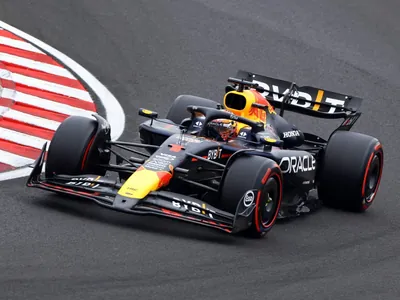Verstappen culpa Red Bull por desempenho ruim na Hungria: "M*** de estratégia"