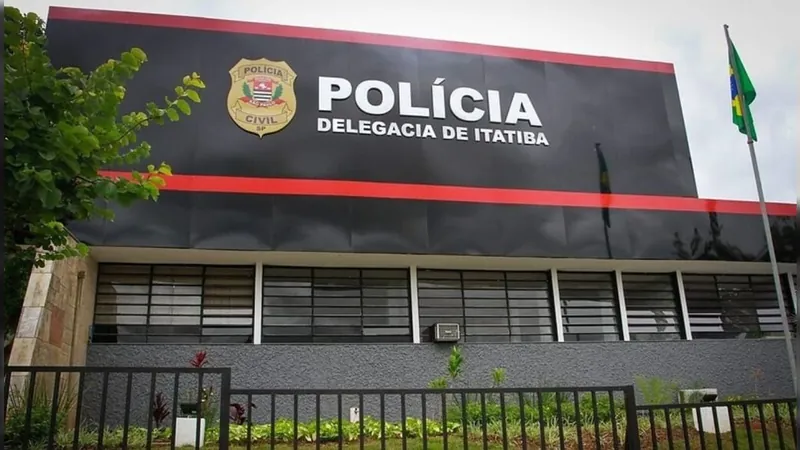 Homem é preso após tentar matar a mãe e esfaquear o companheiro dela em Itatiba