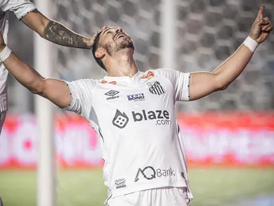 Santos goleia Coritiba e aumenta vantagem na liderança da Série B