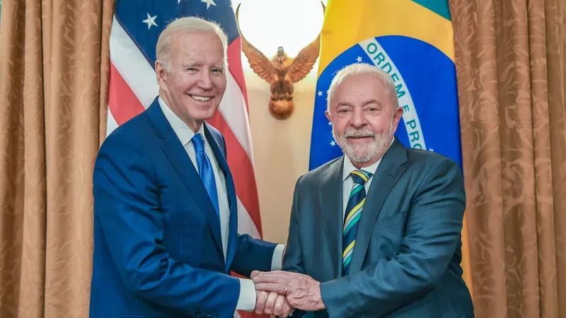 Biden confirma presença no G20 em conversa com Lula pelo telefone