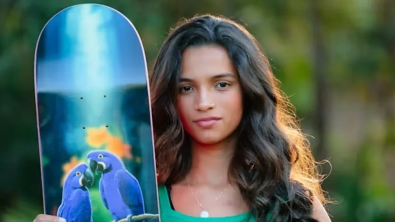 Entenda por que Rayssa Leal vai usar skate com arara-azul na Olimpíada