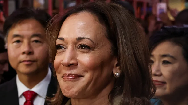 Kamala vence Trump se mobilizar o eleitor negro e feminino, avalia especialista