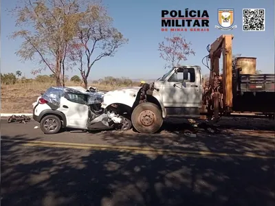 Três pessoas da mesma família morrem em acidente em Araguari