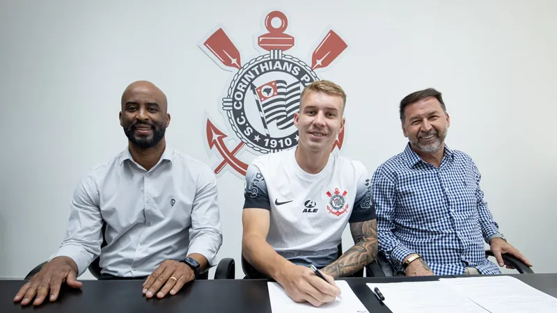 Corinthians anuncia a contratação do volante Charles até o fim de 2028