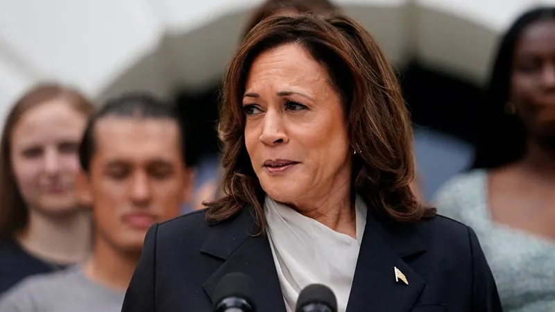 Pesquisas mostram Kamala à frente de Trump nos EUA