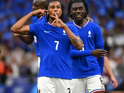 Sem Mbappé, seleção da França vence pela estreia no futebol masculino