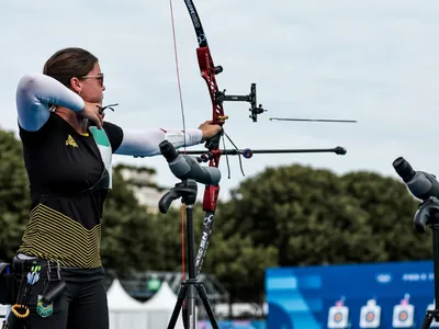 No tiro com arco, Ana Luiza Caetano protagoniza estreia do Brasil em Paris-2024