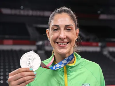 Carol Gattaz vê seleção feminina de vôlei pronta para conquistar ouro em Paris